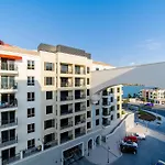 Wake Up To Yacht Views - 1Br With Private Beach Access & Baby Gear