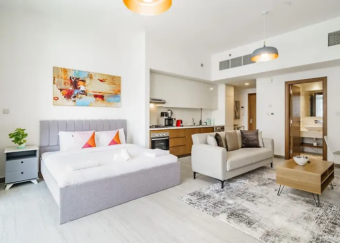 Luxury Studio With Pool View In Vibrant Community