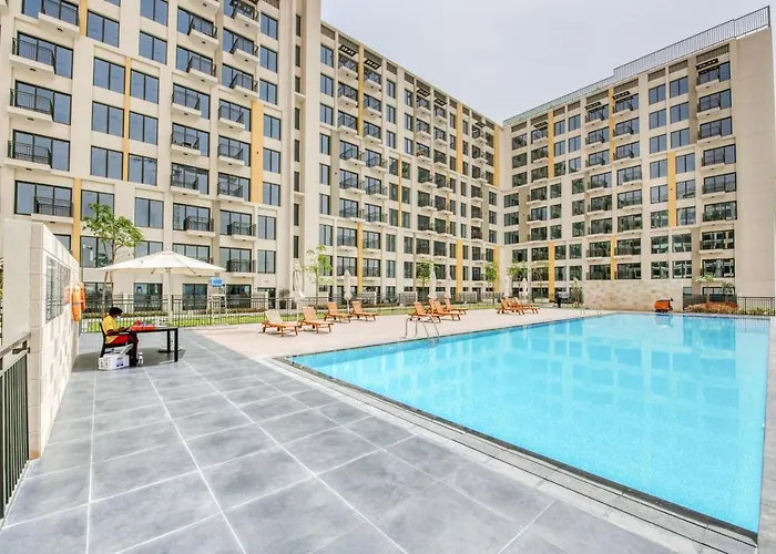 Sleek Studio At Una Town Square Dubailand By Deluxe Holiday Homes