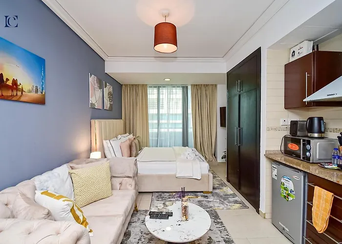 Luxury Escapes - Modern Studio Apt - Metro, Beach & Mall Mins Away
