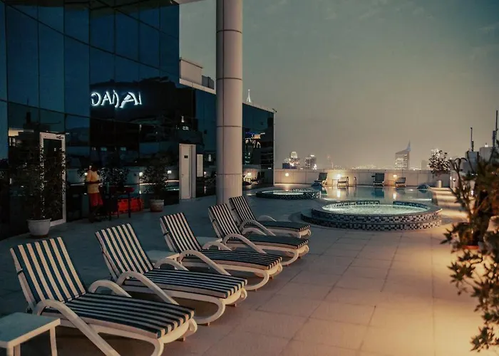Luxury 3 Bedroom Sub Penthouse With Rooftop Pool