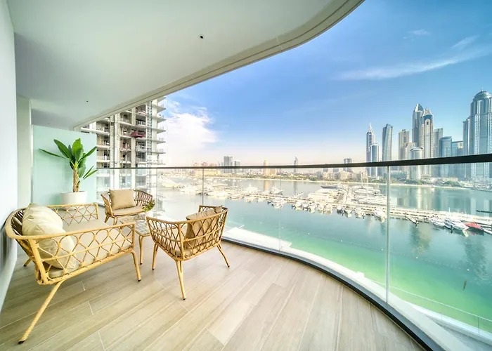 Seaside Splendor: Luxe Retreat At Emaar Beachfront