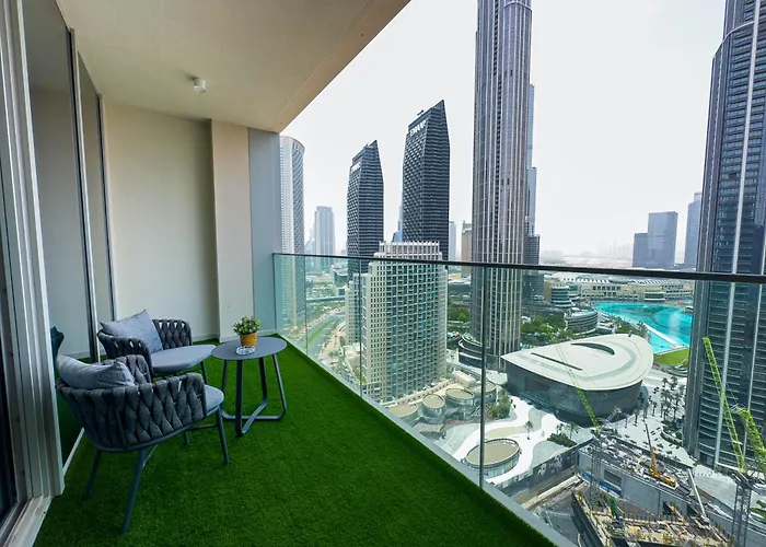 Naseem - Downtown Gem 4Br Apt: Burj View Bliss
