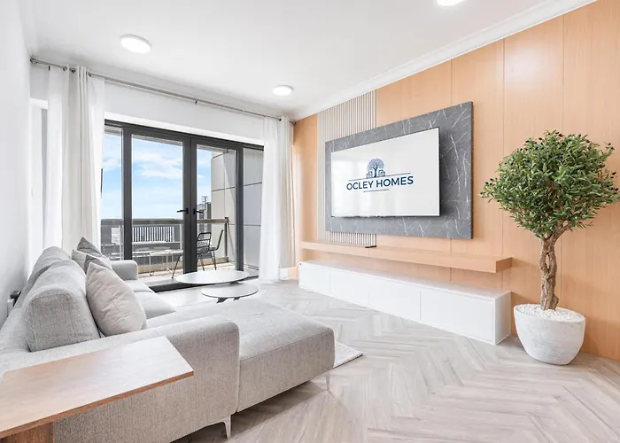 Ultra Modern Boulevard Home With Stunning City View