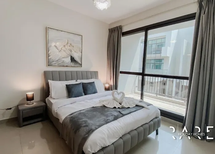 Rare Holiday Homes - Jumeirah Village Circle - La Riviera Estates B - R106