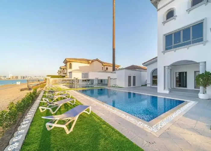 Modernized 6 Bedroom Villa