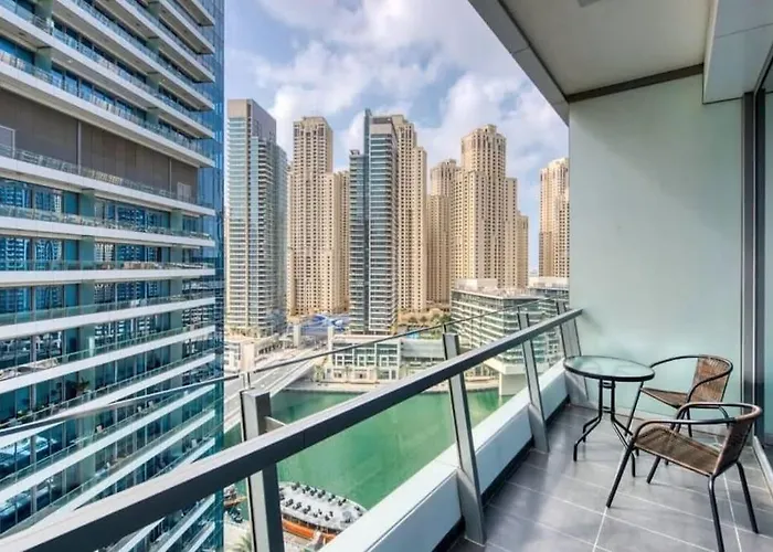 Bright & Serene Flat In The Marina, By Only Stays
