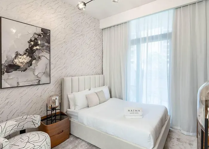 Nasma Luxury Stays - Trendy & Stylish Living Studio At Azizi Riviera 41