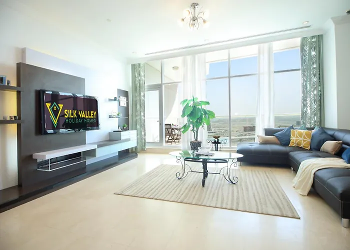Luxurious 3B With Gorgeous Views
