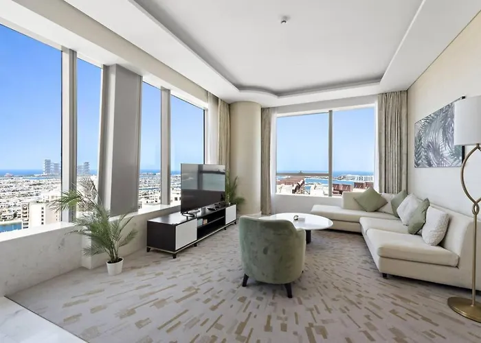 Stunning 1-Br Apartment In Heart Of The Palm