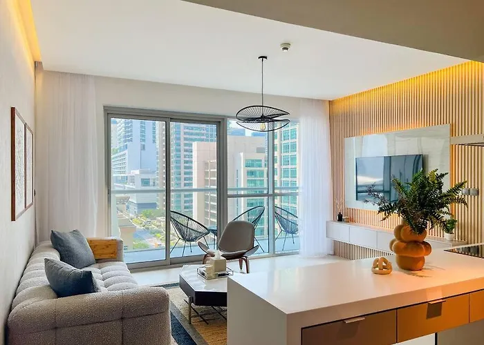 Modern 1Br Panoramic View, West Avenue