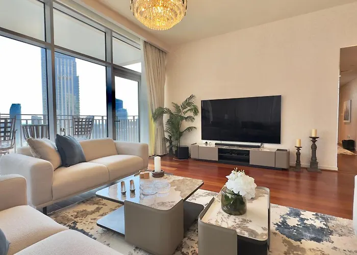3Br High Floor At Boulevard Crescent In Downtown By Vibel