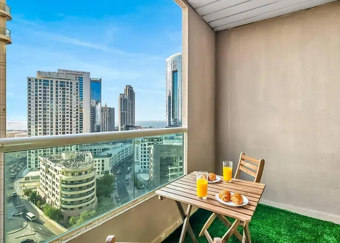 Spacious Home In The Heart Of Marina W Seaview