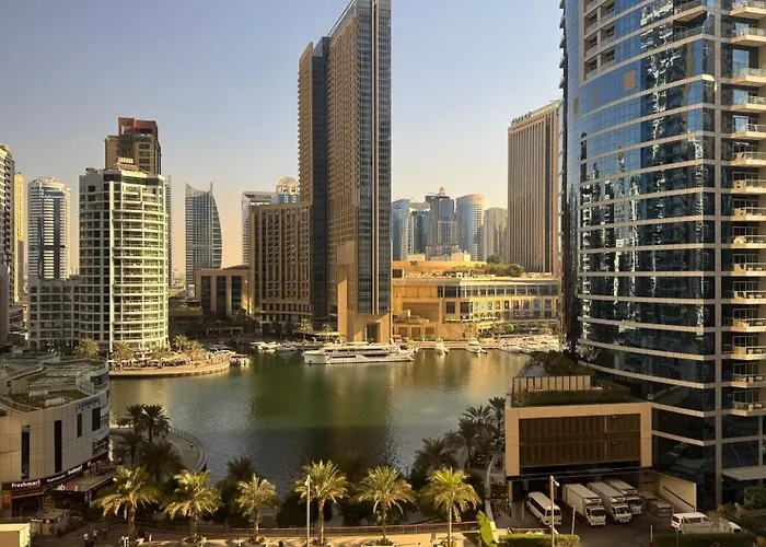 Executive Two Bedroom Apartment Facing Dubai Marina Mall
