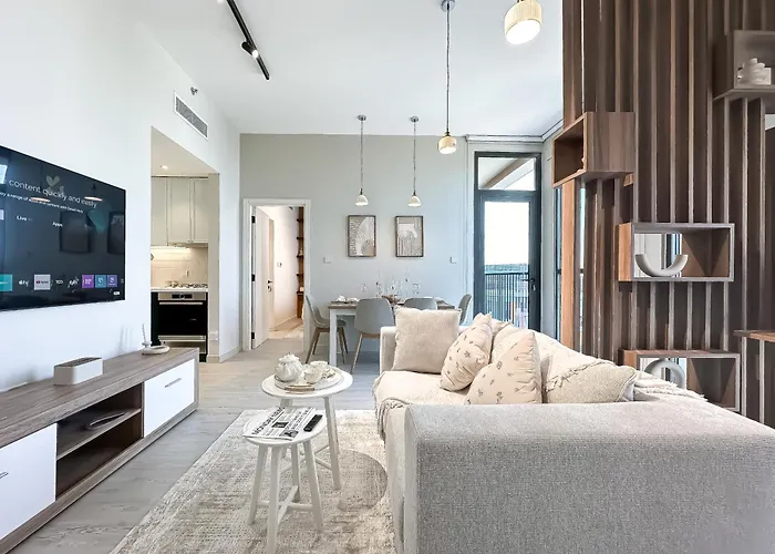 Trophy - Stylish Urban Retreat At Midtown Noor 1