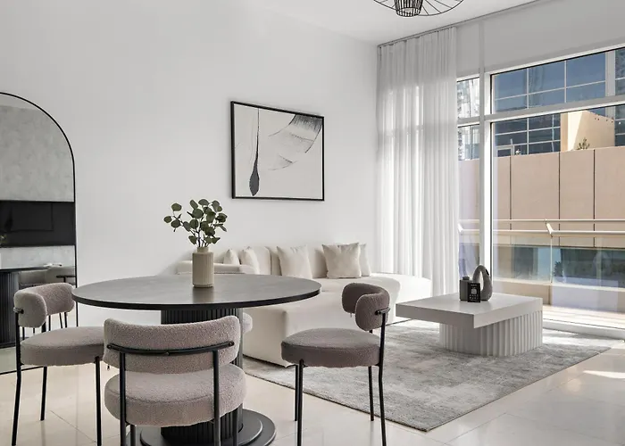 1Br With Study City View In Bay Square B13
