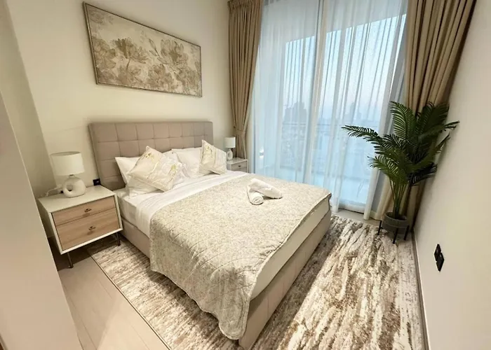 Deluxe 1 Bedroom Fully Furnished Apartment In Jvc
