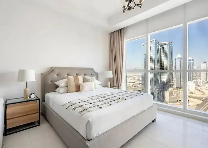 Cozy Studio Apartment With Downtown Views