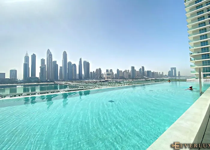 Breathtaking 1 Bed Palm View Apartment