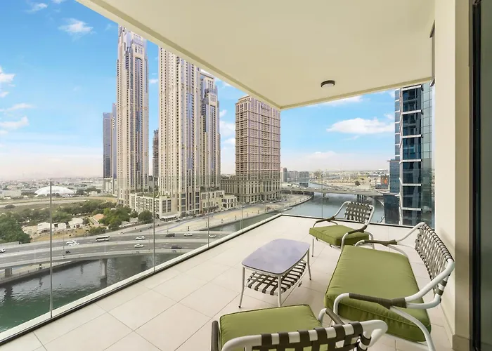 Fam Living - 3 Bedroom And Maids Room Retreat Overlooking Dubai Canal