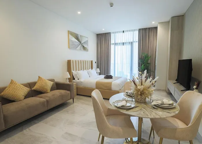 Stunning Studio In Peninsula Five