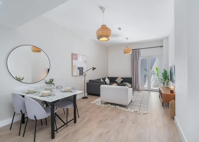 Stylish And Spacious Apartment In Vibrant Jvc, Dubai
