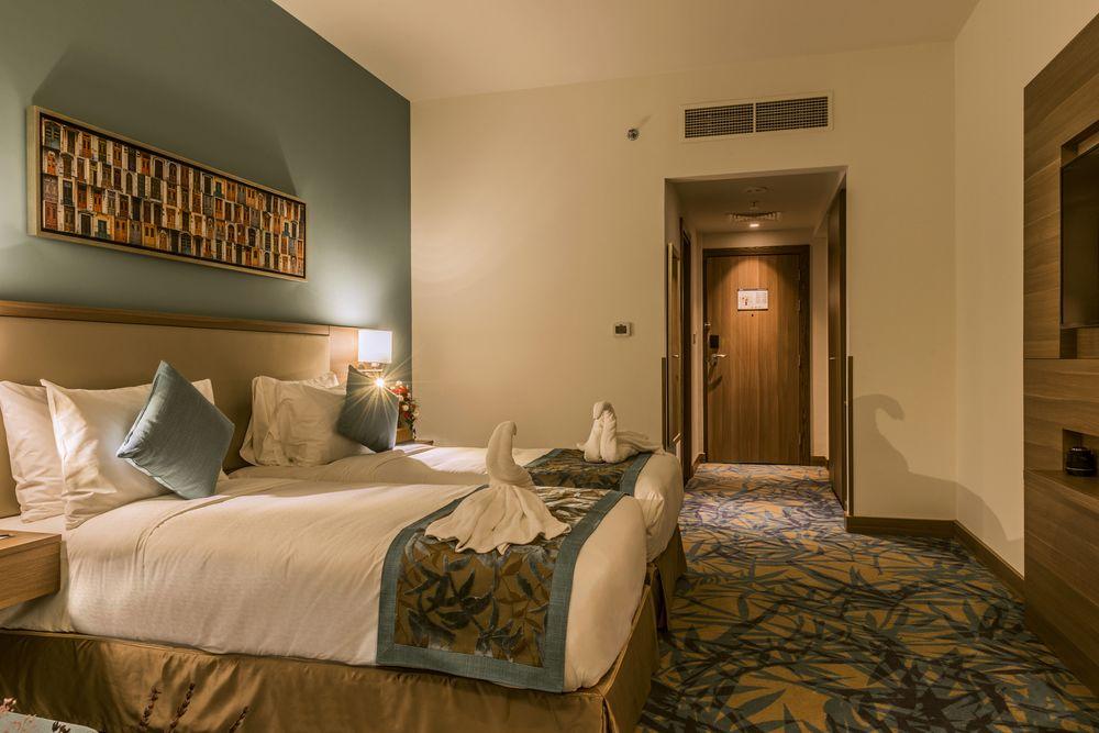 Hotel Mena Plaza Albarsha At The Mall