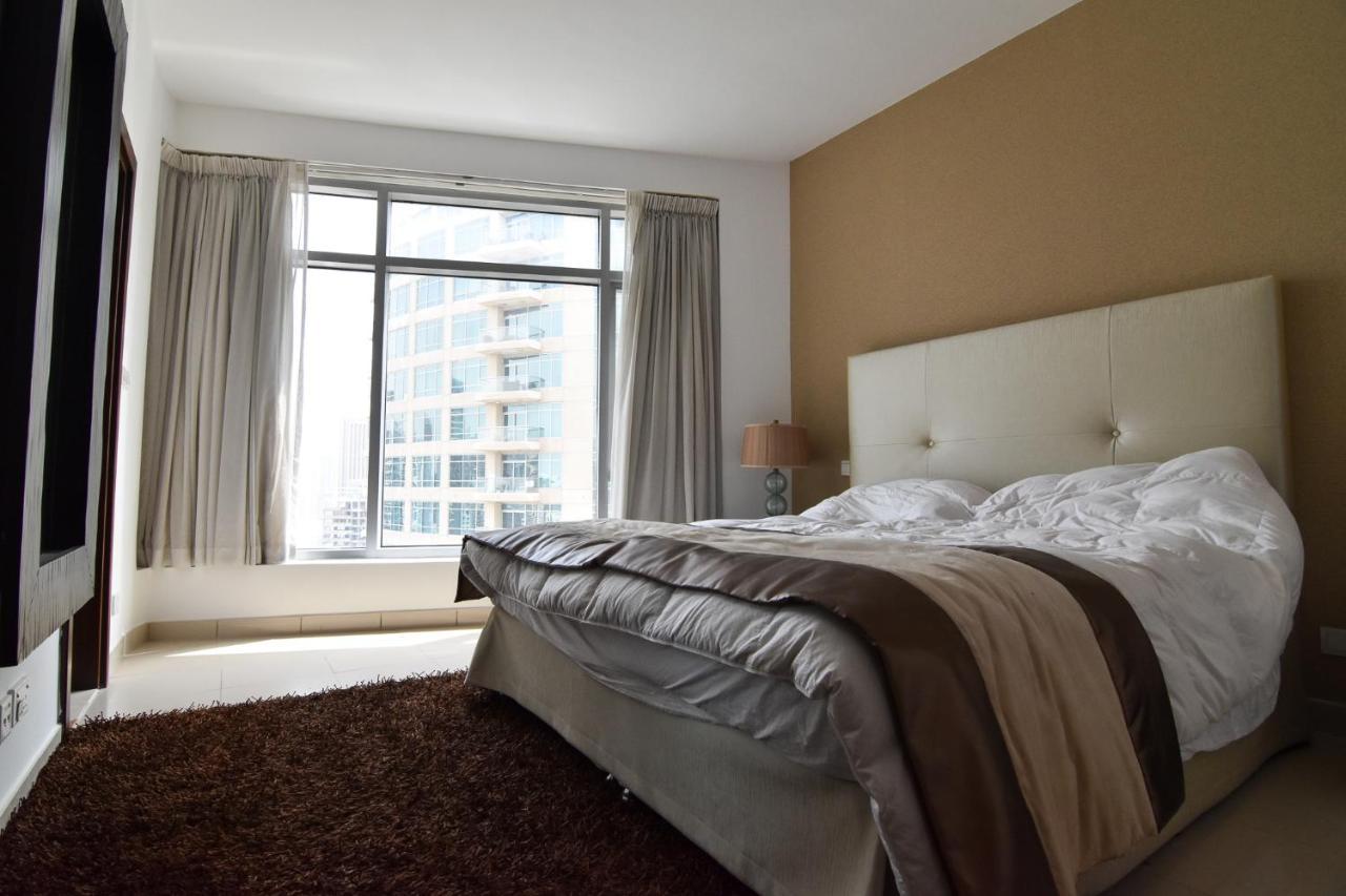 Apartment Homes *