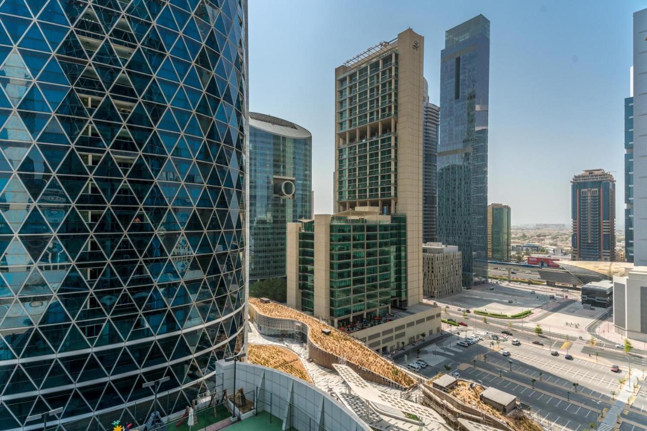 Lux Studio Park Tower Difc Dubai