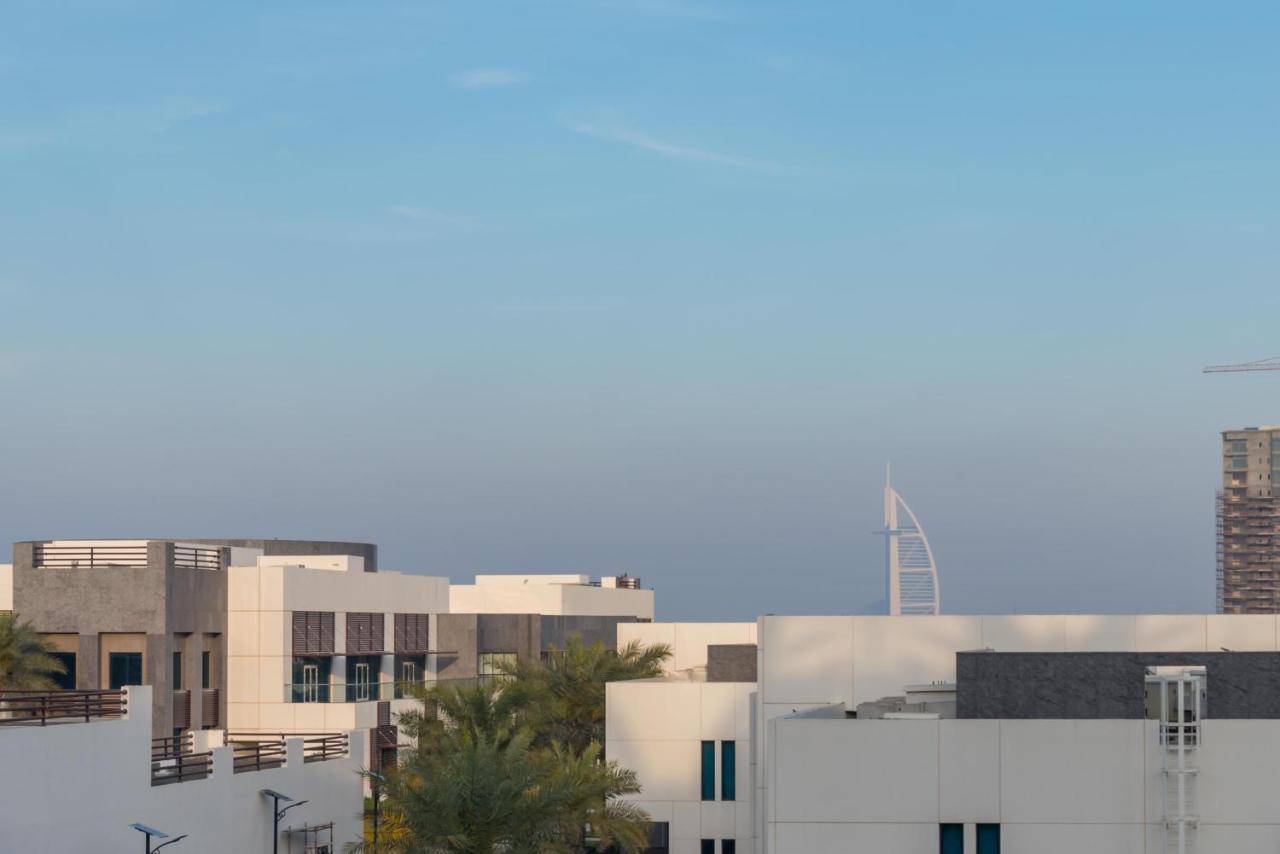 Apartment Globalstay At Palm Jumeirah Beachfront Paradise With Pool And Gym Dubai