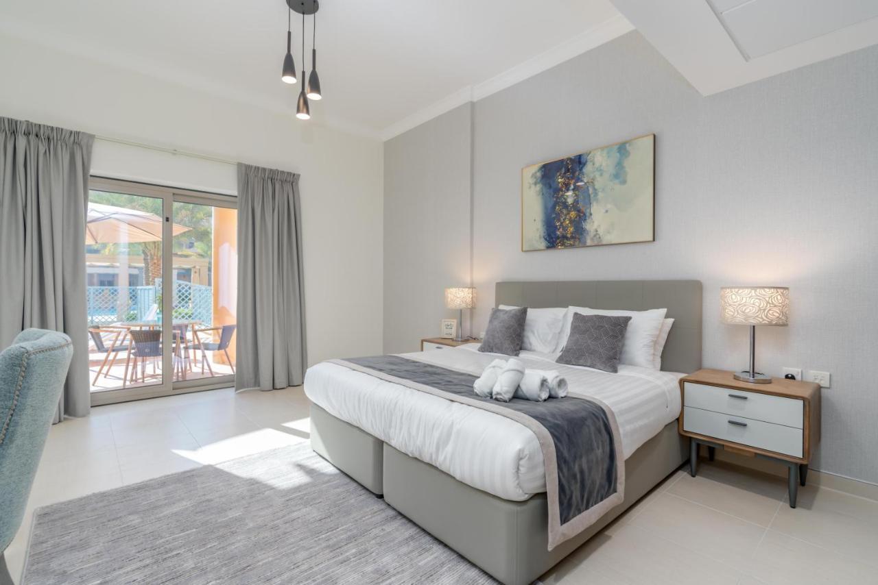 Apartment Globalstay At Palm Jumeirah Beachfront Paradise With Pool And Gym Dubai