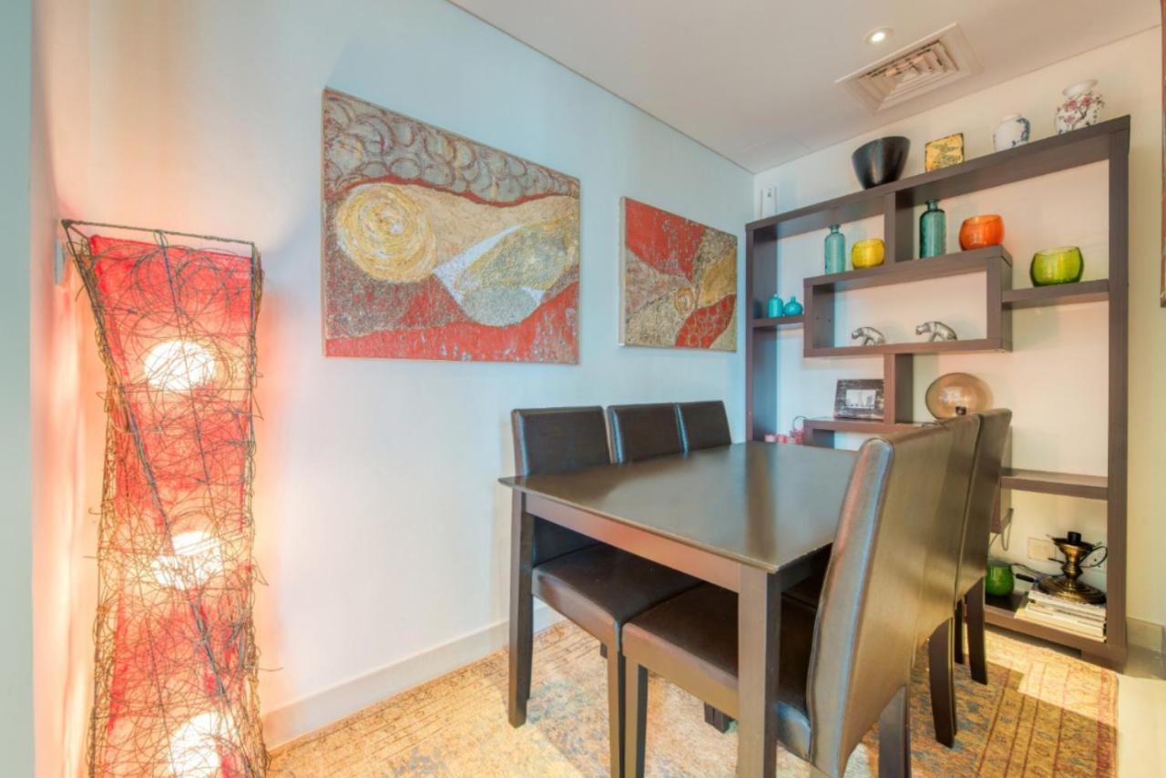 Close To Burj Khalifa & Mall With Relaxing Balcony, Claren Tower 1, Downtown By Deluxe Homes Apartment *