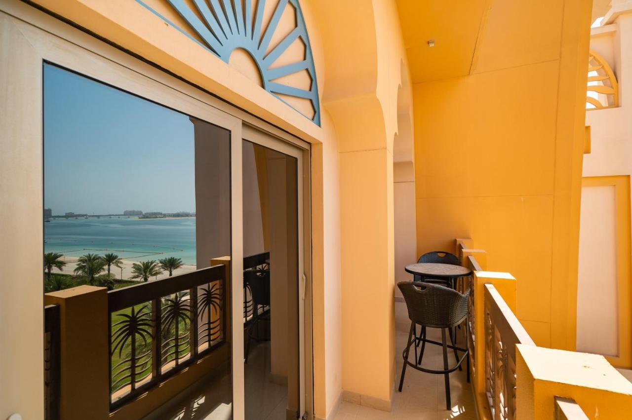 Globalstay At Palm Jumeirah Beachfront Paradise With Pool And Gym Apartment Dubai