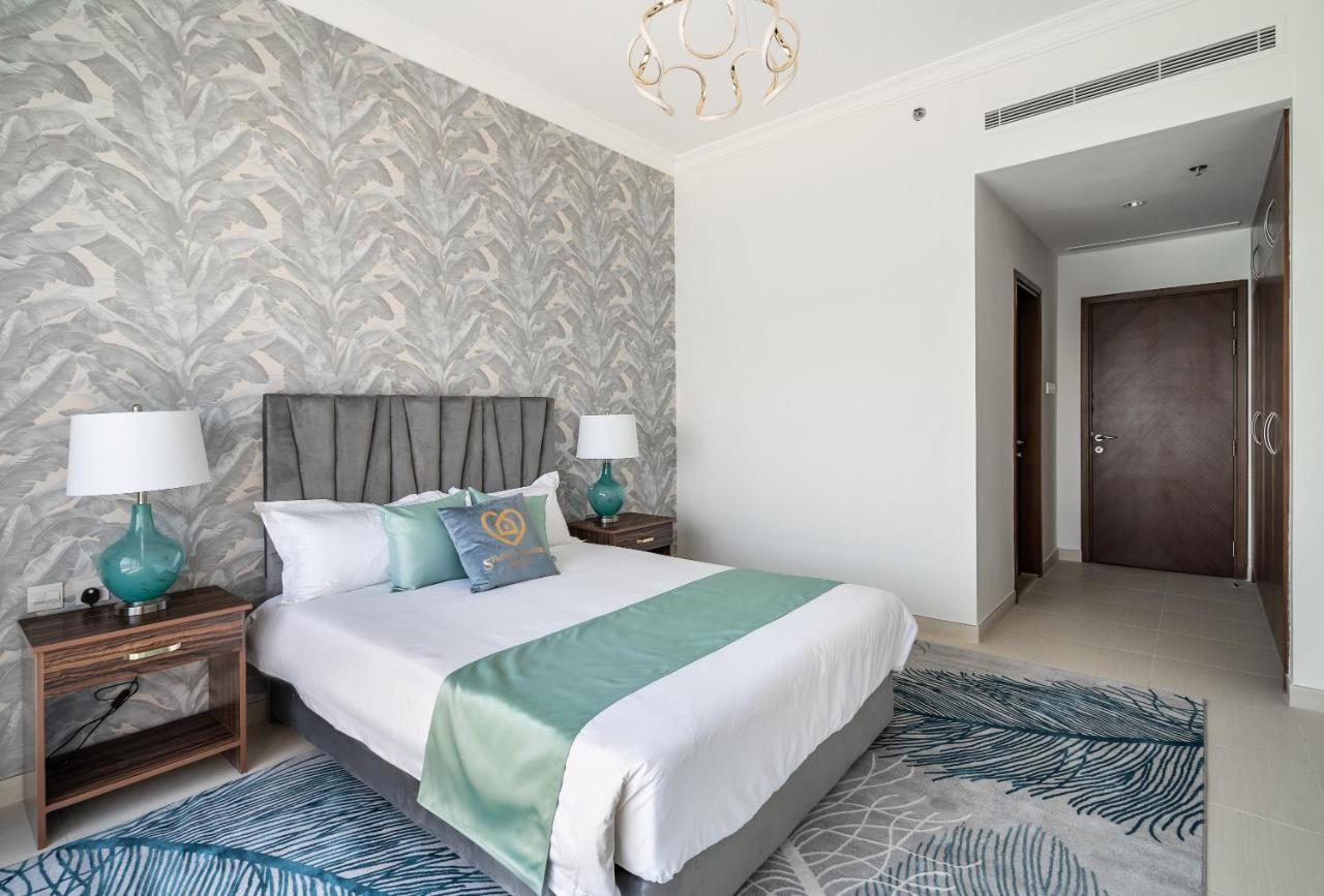 Globalstay At Palm Jumeirah Beachfront Paradise With Pool And Gym Apartment Dubai