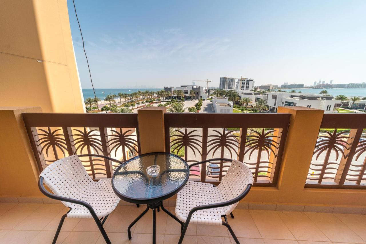Apartment Globalstay At Palm Jumeirah Beachfront Paradise With Pool And Gym Dubai