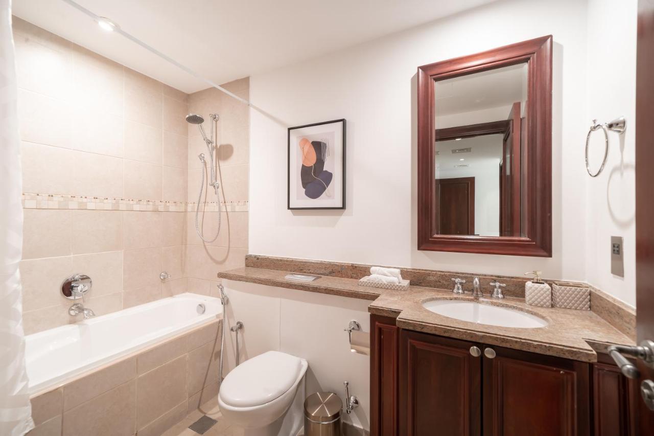 Apartment Durrani Homes - State Of The Art Living At Old Town 1 Bed
