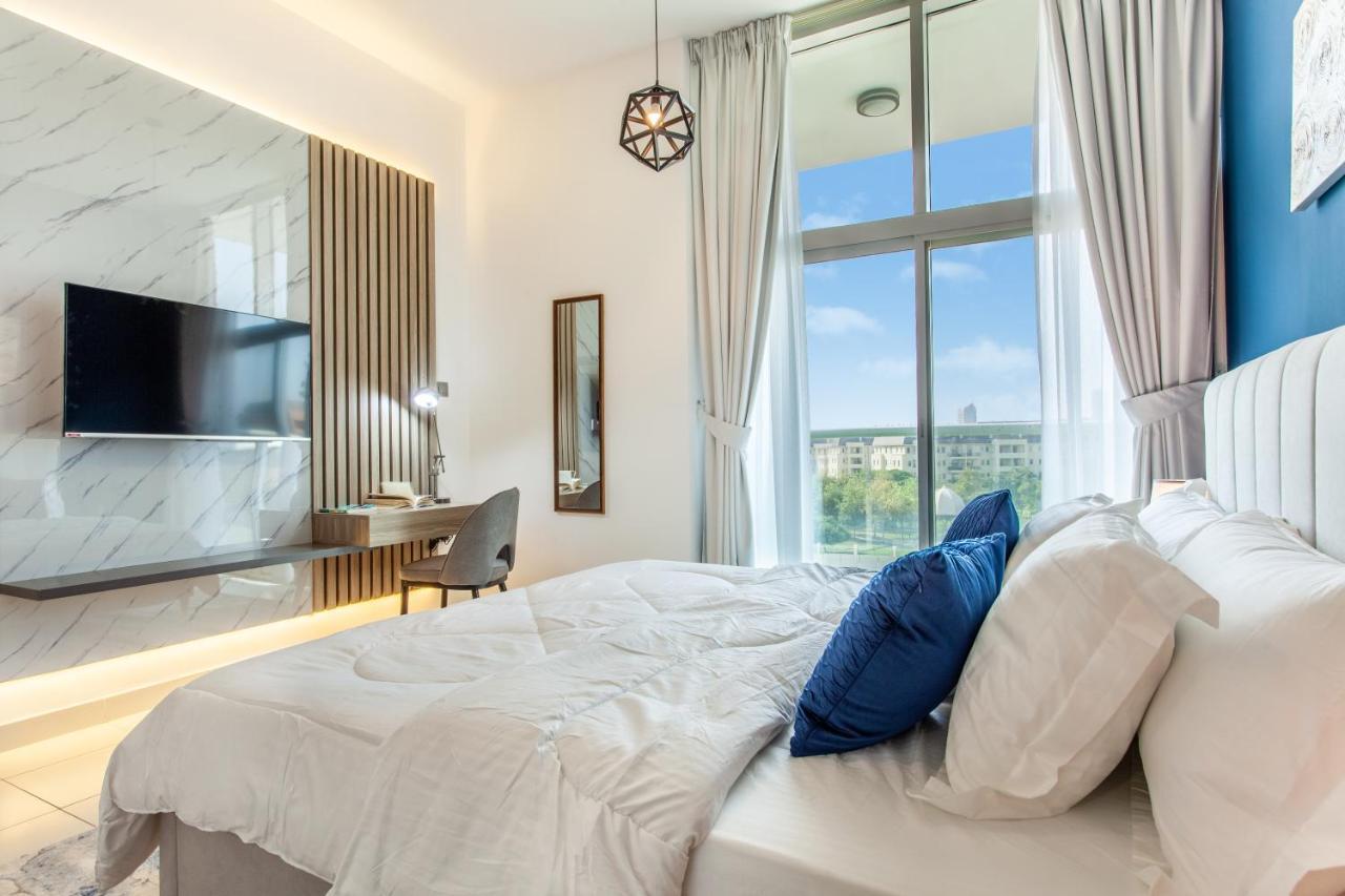 Live Modern Live Luxury -