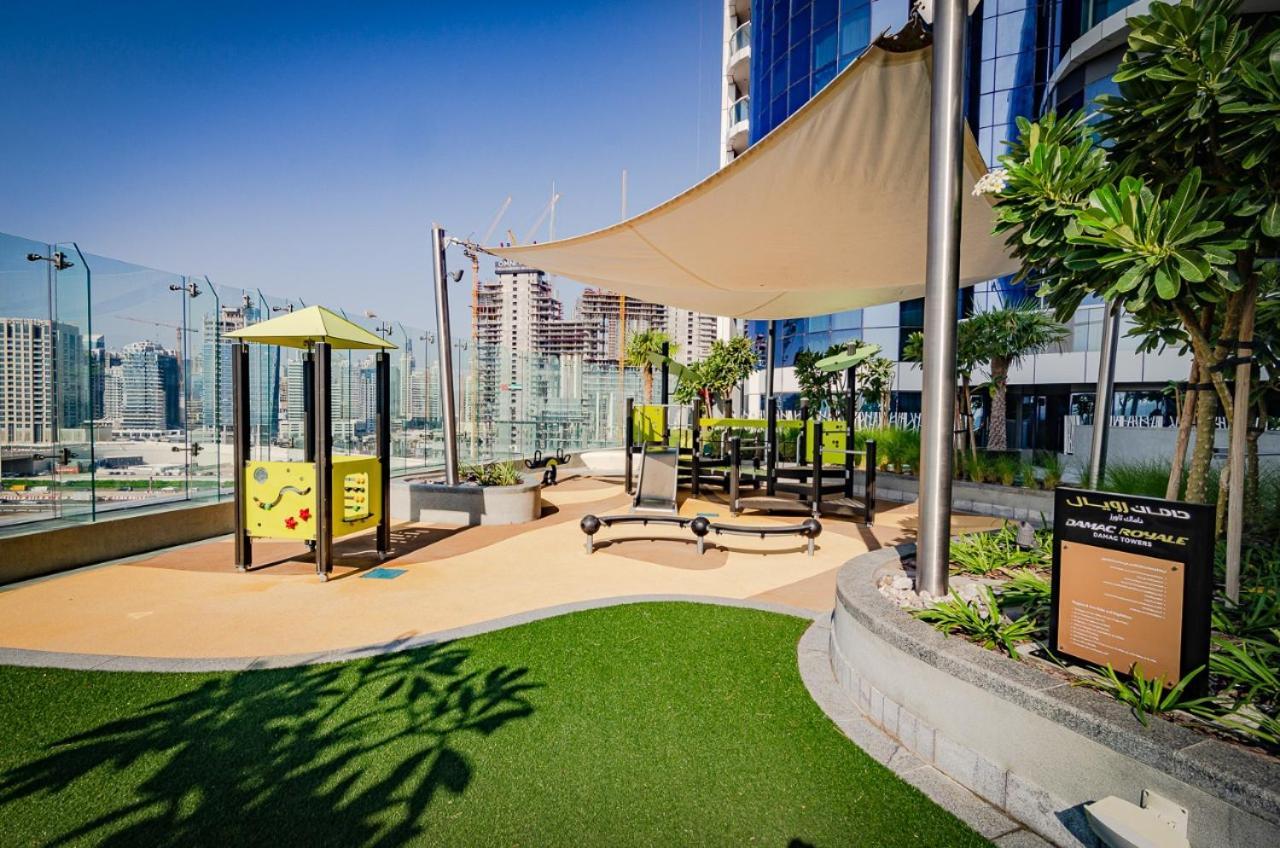 Royal Club By Rvhr, Paramount Tower B, Business Bay