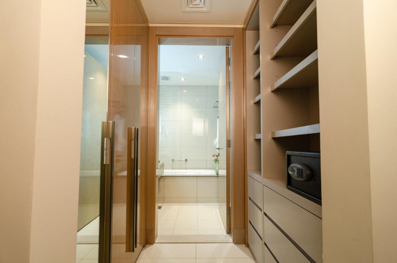 Royal Club By Rvhr, Paramount Tower B, Business Bay Apartment Dubai