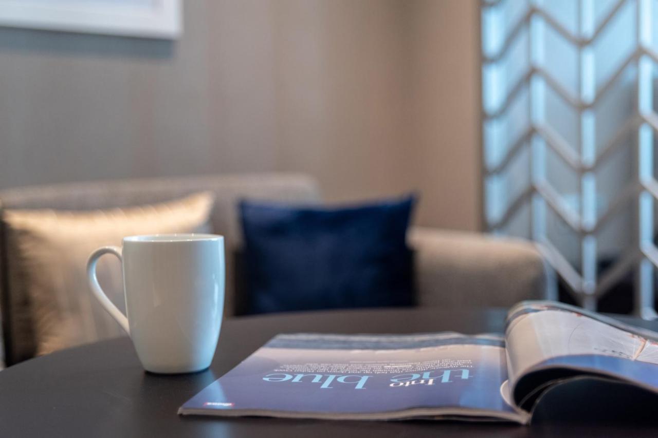 Guestready - Living In Taupe *