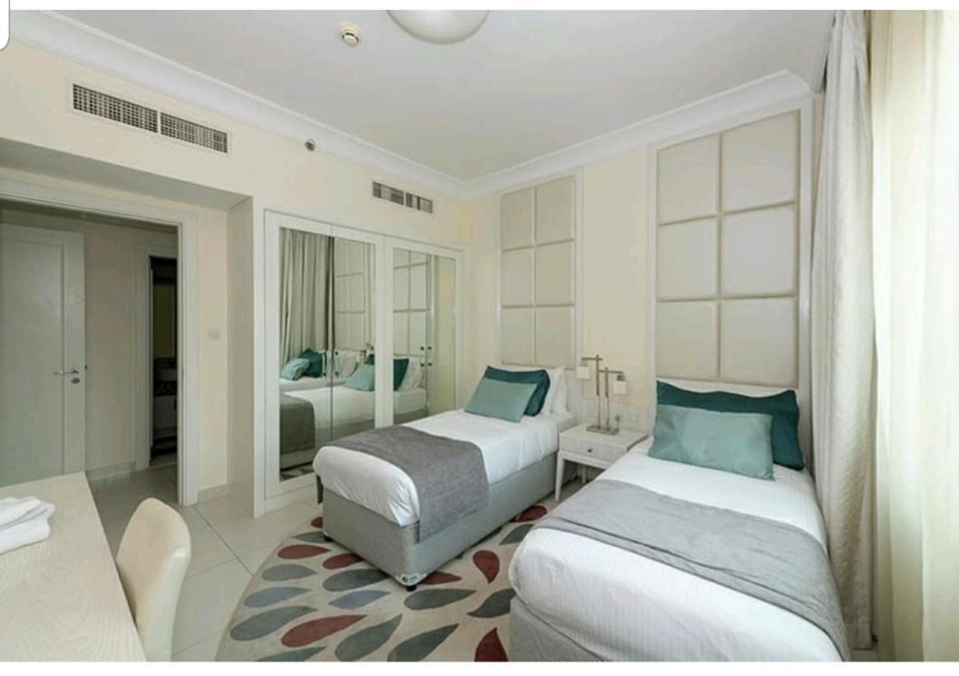 Luxurious - Damac Mall Street *