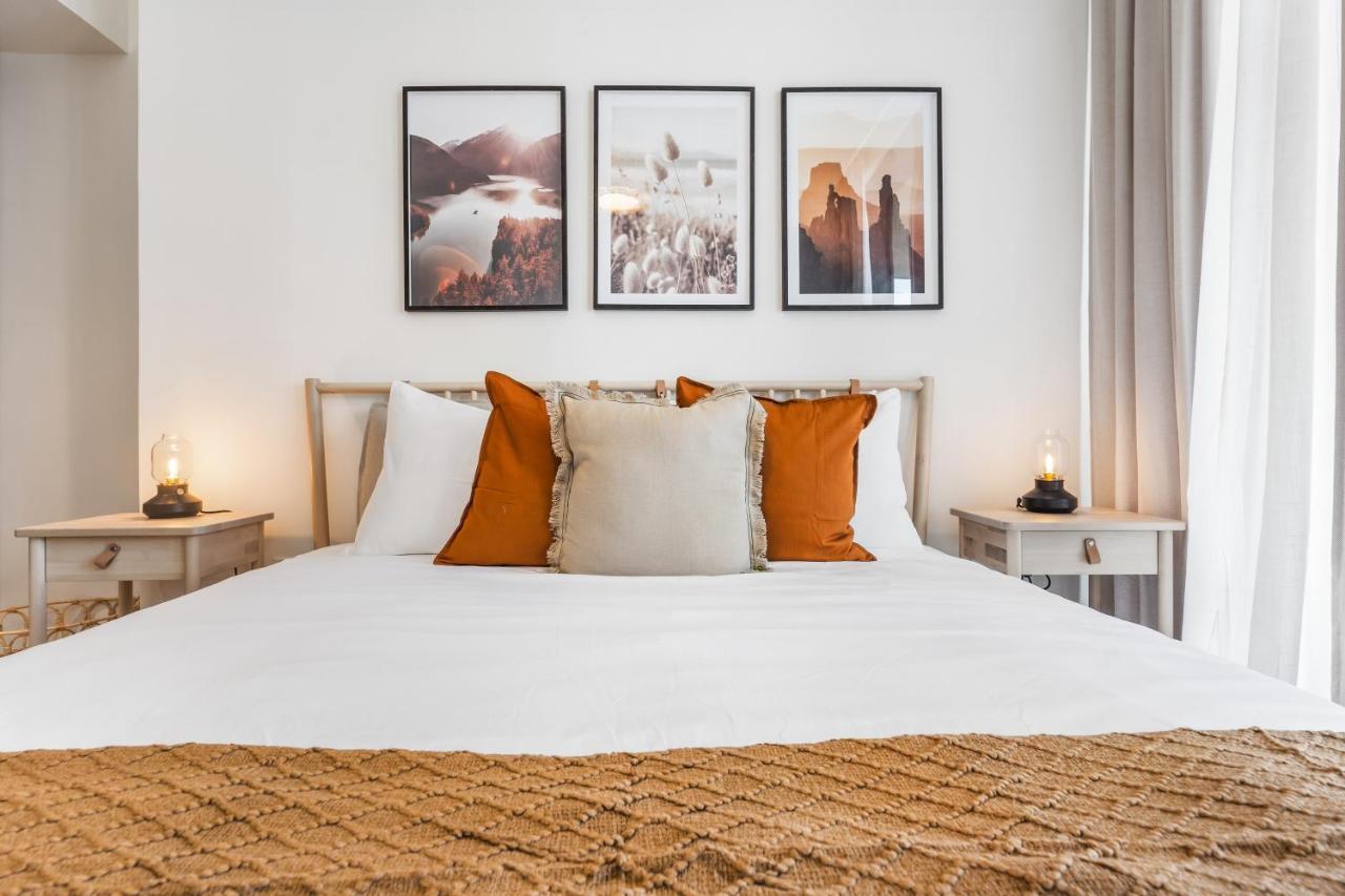 High-end Chic Apartment, Close To Burj Khalifa Apartment