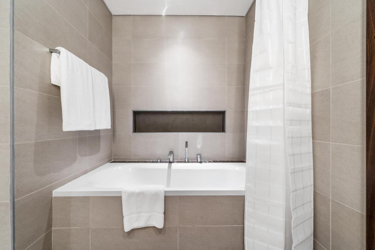 High-end Chic Apartment, Close To Burj Khalifa Apartment *