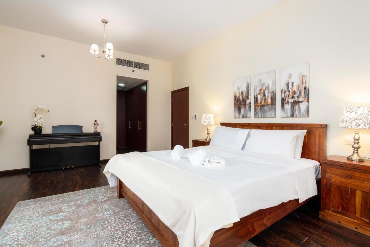 Spacious 5 Beds 3 Min From The Jbr * Dubai