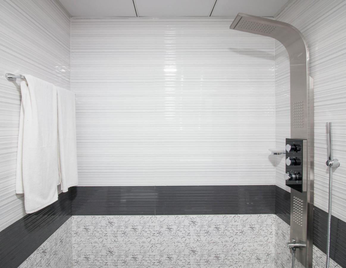 Apartment Furnished Studio, Close To Amenties! - Resortz 11