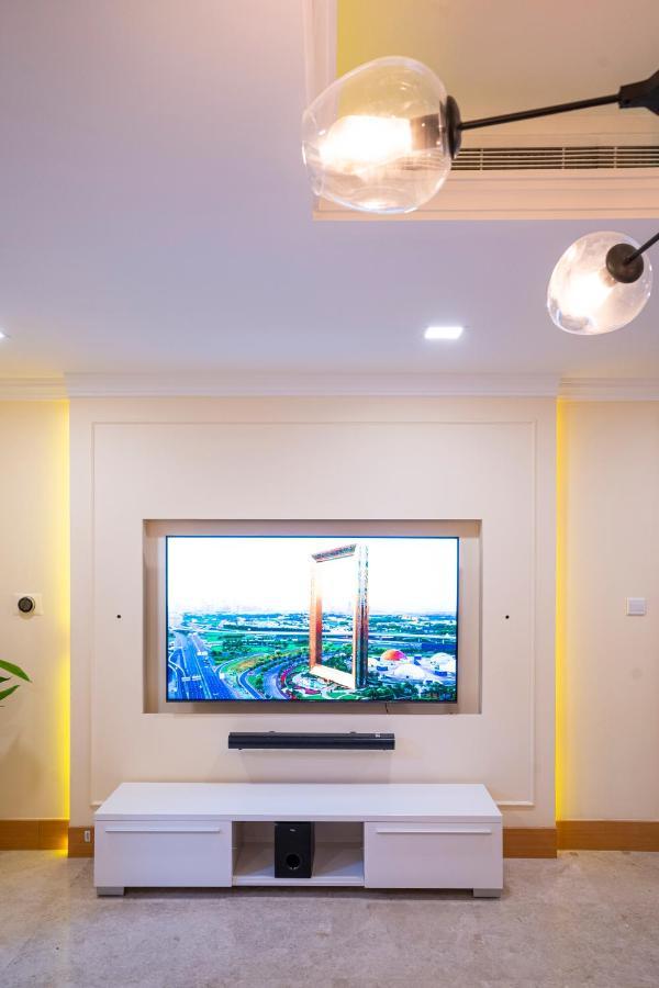 3 Bedroom W Terrace Facing Burj Khalifa. *