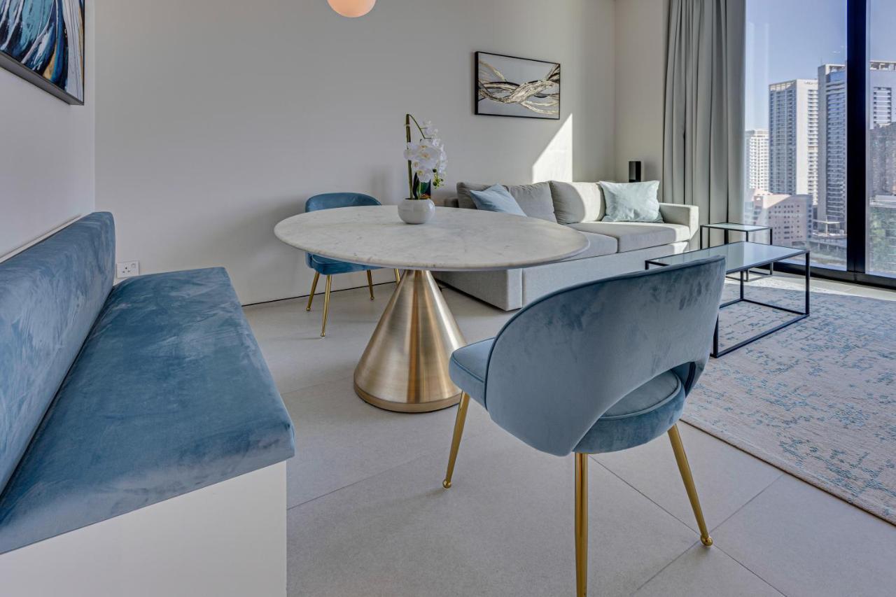 Stylish In Address Apartment *