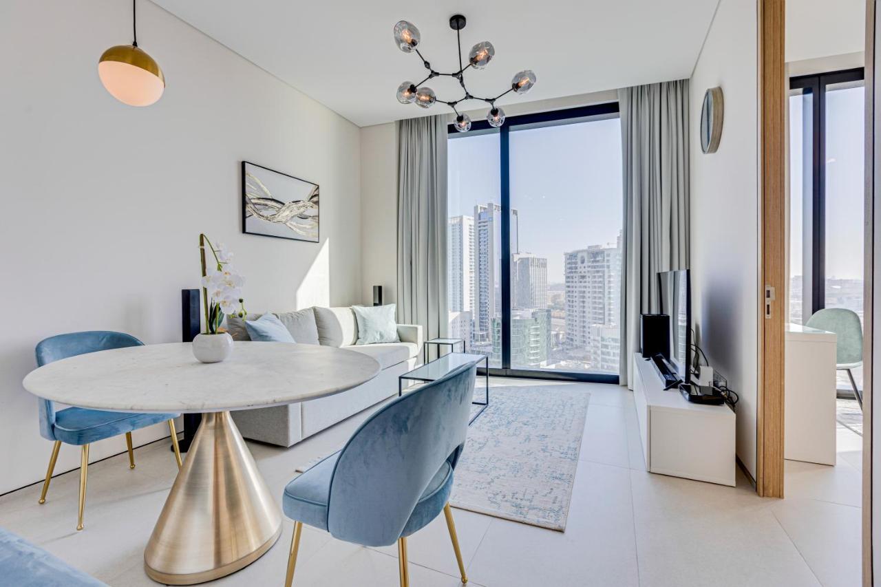 Stylish In Address Apartment *