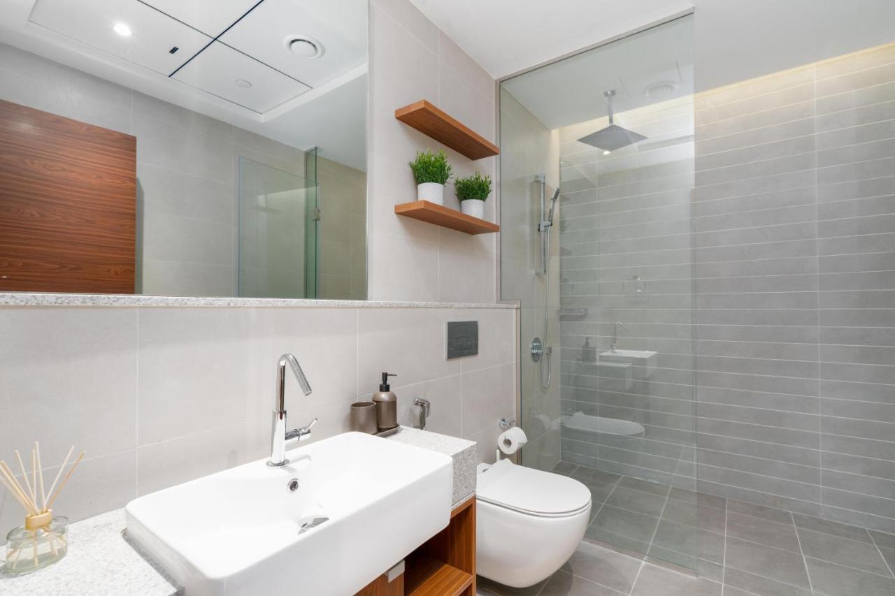 Ultimate / 3 Beds / Gorgeous Frame And Park View / 250m From Metro / 1 Stop From World Trade Center