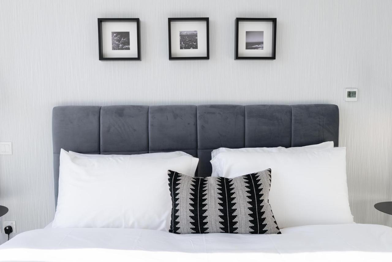Ultimate / 3 Beds / Gorgeous Frame And Park View / 250m From Metro / 1 Stop From World Trade Center Apartment